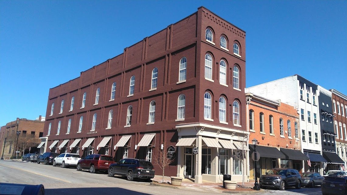 The Crusman Building at the intersection of First and Franklin Streets in downtown Clarksville.